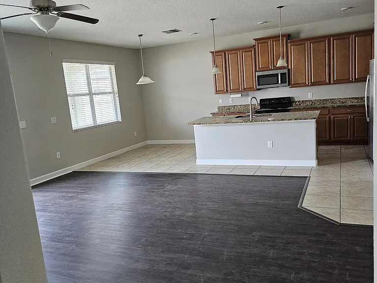 10125 Count Fleet Dr — Photo 5