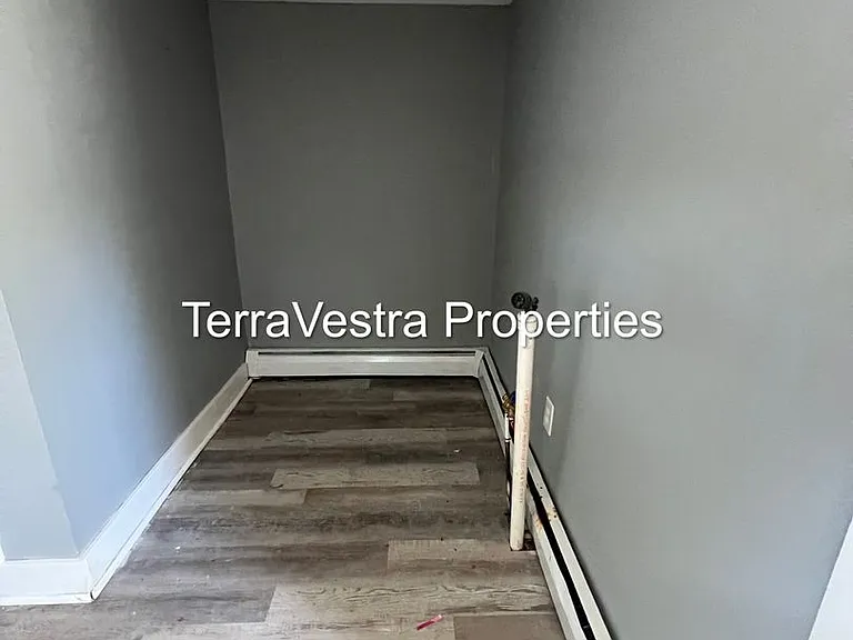 138 Denny Ave — Photo 6