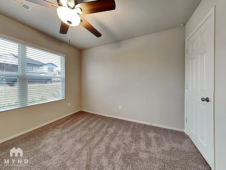 940 Pinehurst Loop — Photo 11