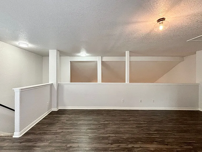 20527 Cliff Park — Photo 15