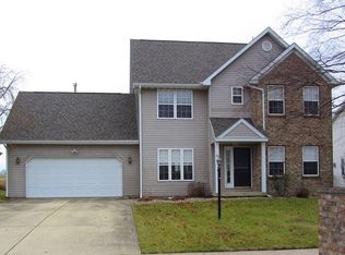 811 Pheasant Run Rd, Tuscola, IL 61953