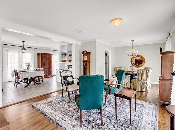 5th image of 2858 Woodmere St W