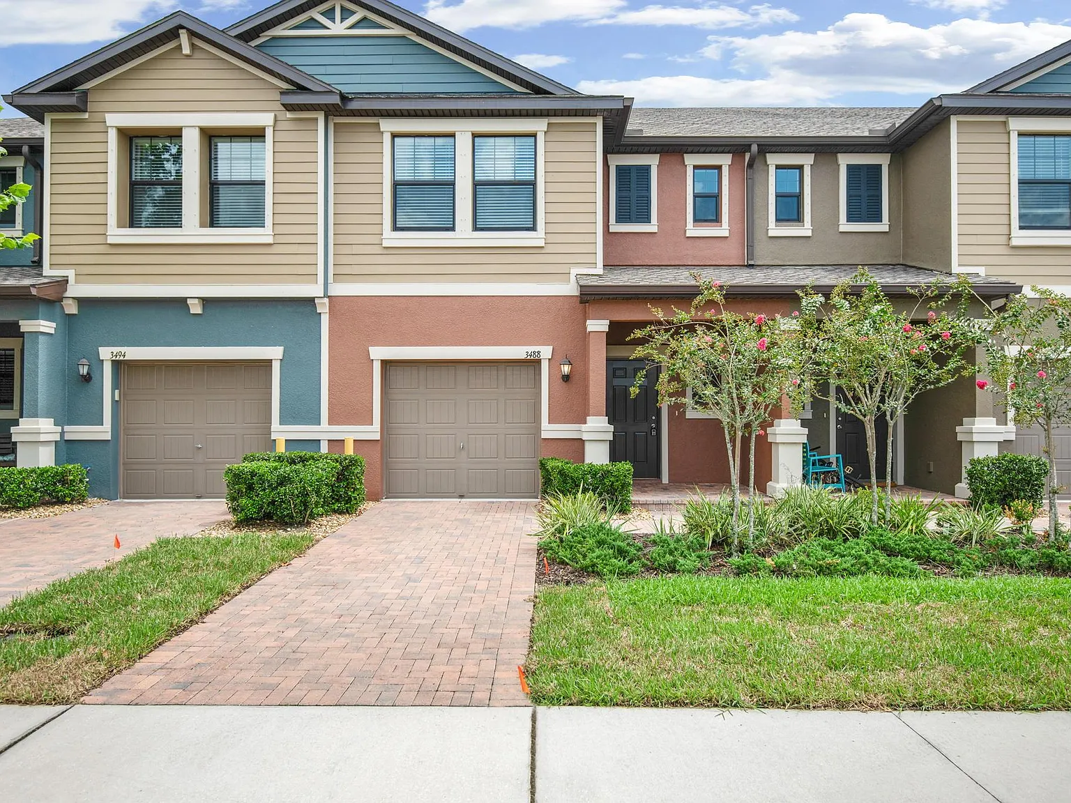 3 bed, 2.5 bath, 1601 sqft, $2,195 — Photo 2