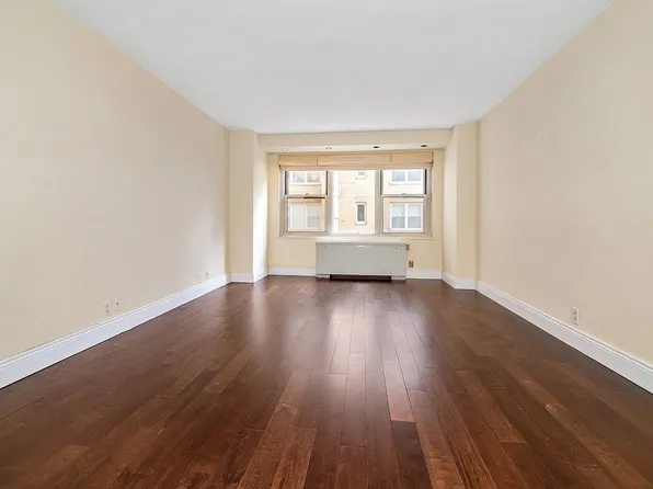 305 E 24th St APT 4N, Manhattan, NY 10010