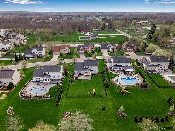 2nd image of 8884 Connemara Ln