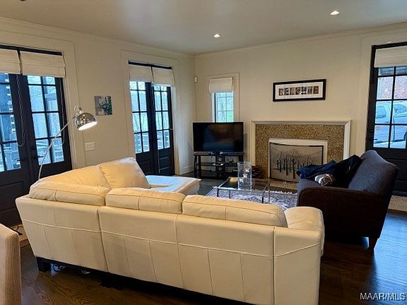 5th image of 1413 River Rd