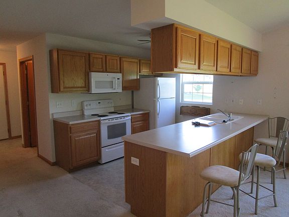 2nd image of 1104 Trowbridge Ln Unit 20