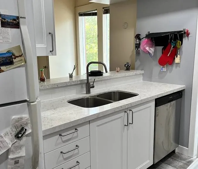 210 McCaul St #2 — Photo 5