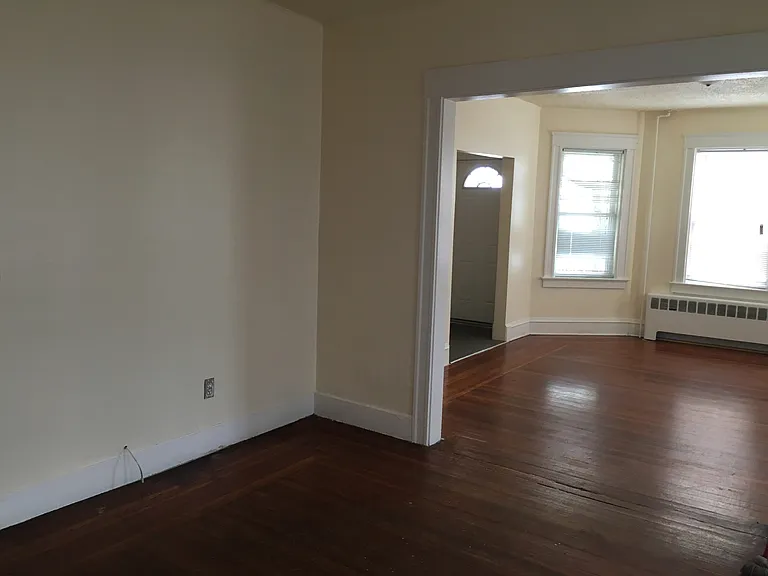 229-231 Baker St #1 — Photo 2