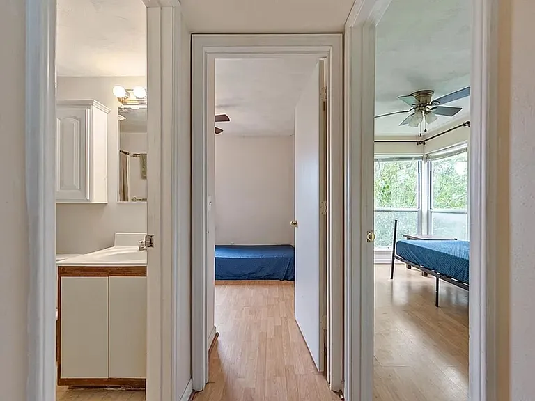 1470 Seneca Dr #F — Photo 11
