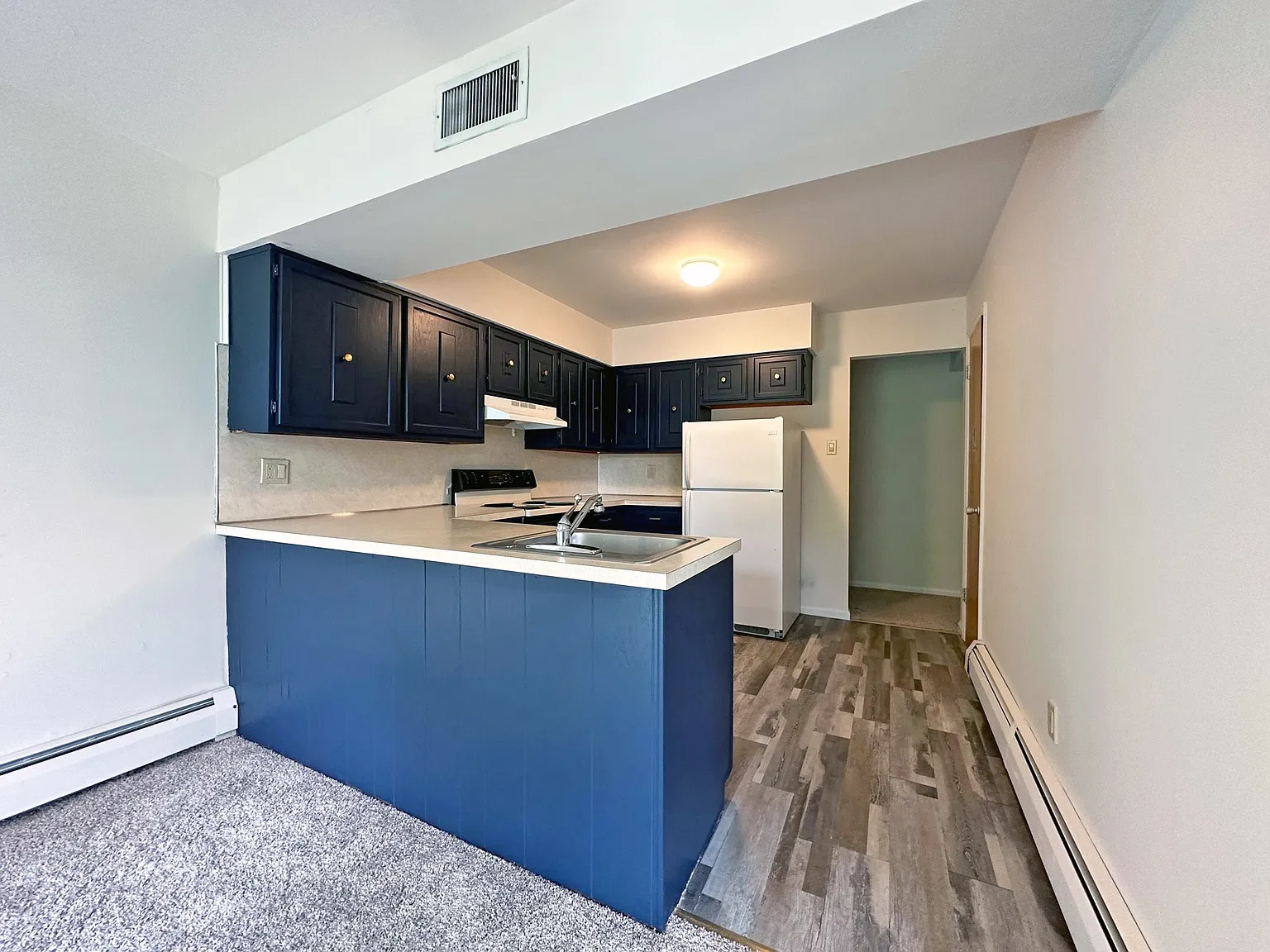 2 bed, $2,395 — Photo 1