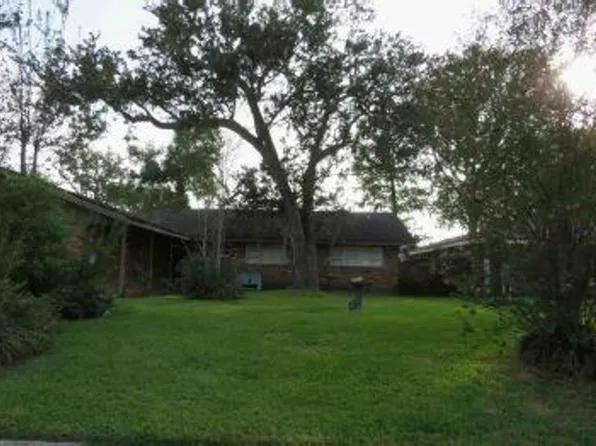 10116 Suzanne Dr, River Ridge, LA 70123