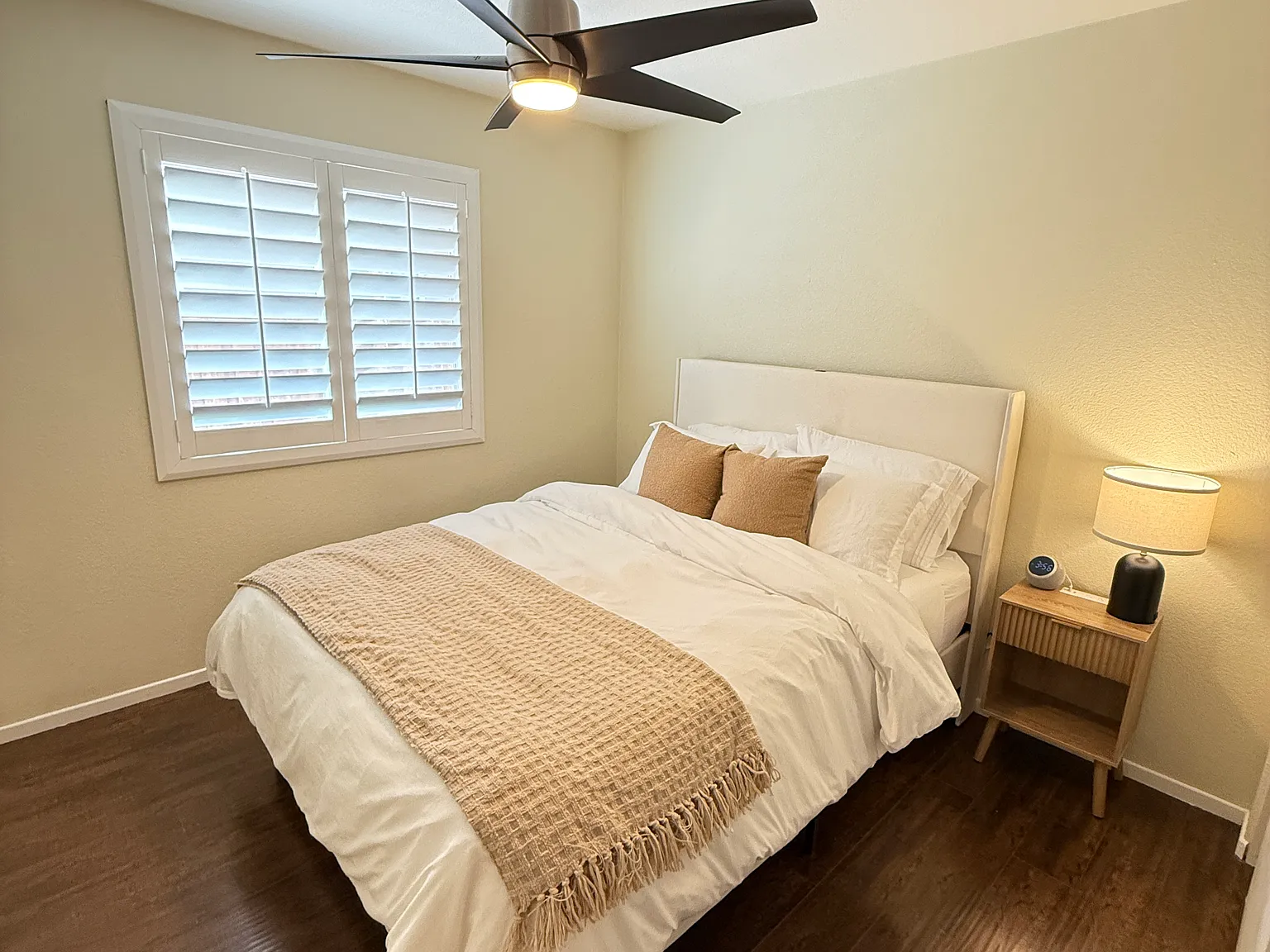 3 bed, 1100 sqft, $2,300 — Photo 4