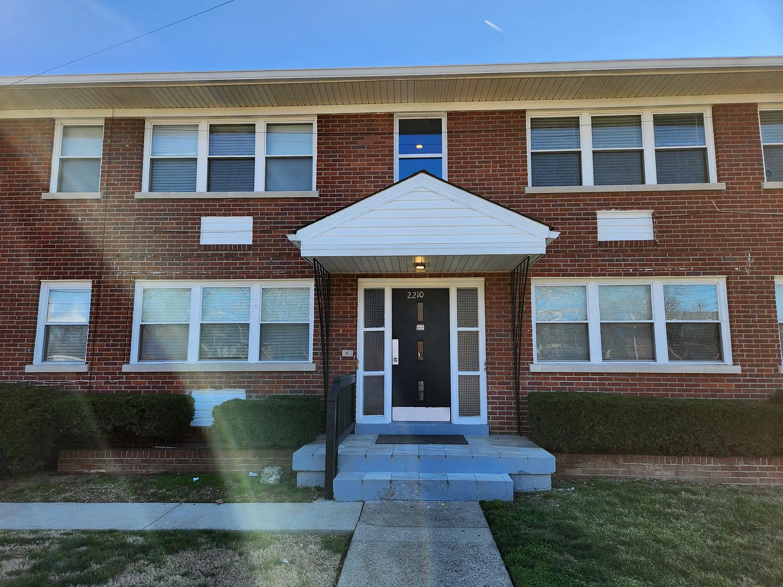 2210 Gerald Ct — Photo 3