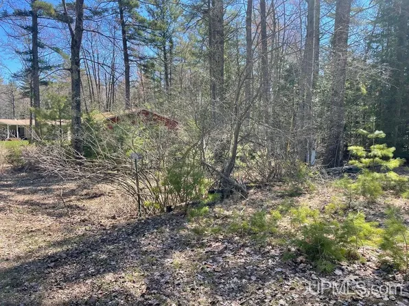 8285 W Washington Ave, Manistique, MI 49854