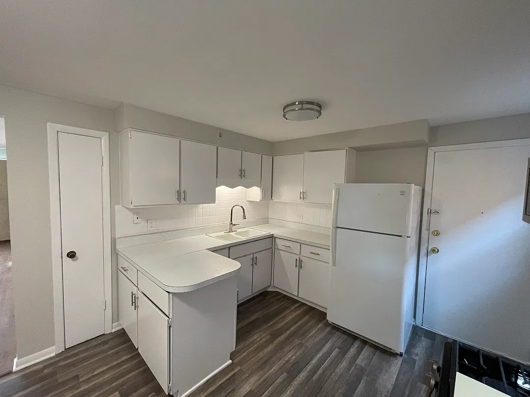 2 bed, 950 sqft, $1,750 — Photo 3