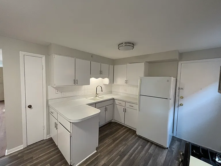 2806 N Rutherford Ave #2N — Photo 3