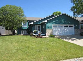 4432 E 38th St, Sioux Falls, SD 57103