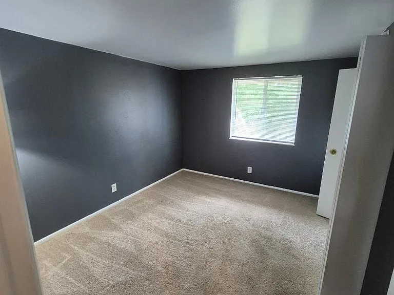 1820 Queenswood Dr #S — Photo 14