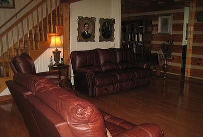 Cozy Living Room w/ Fireplace