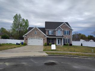 102 Palm Dr, Jacksonville, NC 28546