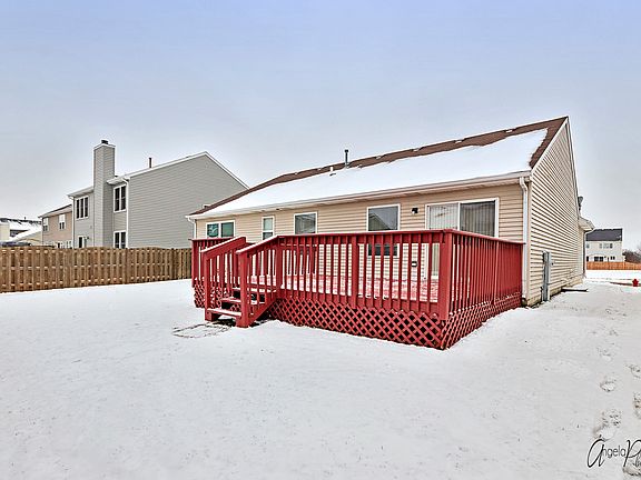 3rd image of 2335 Iroquois Ln