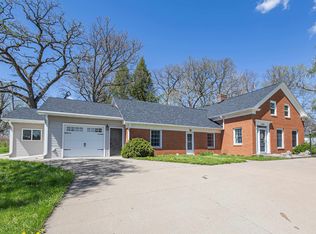 1290 Perry Dr, Platteville, WI 53818
