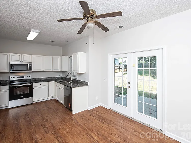 7405 Wapiti Ct — Photo 11