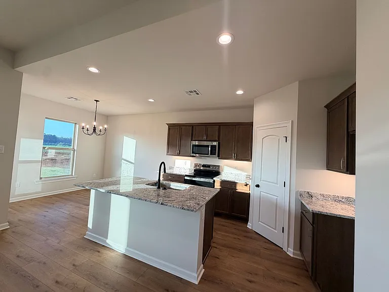 189 Berkshire Pl — Photo 8