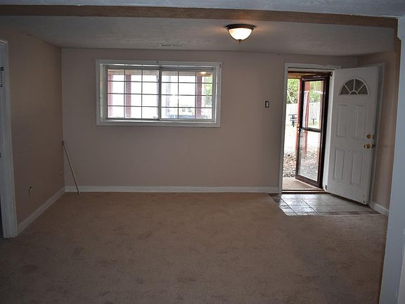 3rd image of 1291 Latonia Park