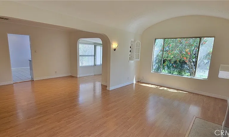567 South St — Photo 2