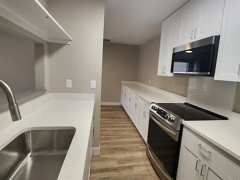 Sand Pebble Community *Renovated Units — Photo 117
