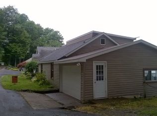 301 Burgess Lake Rd, Greenville, MI 48838