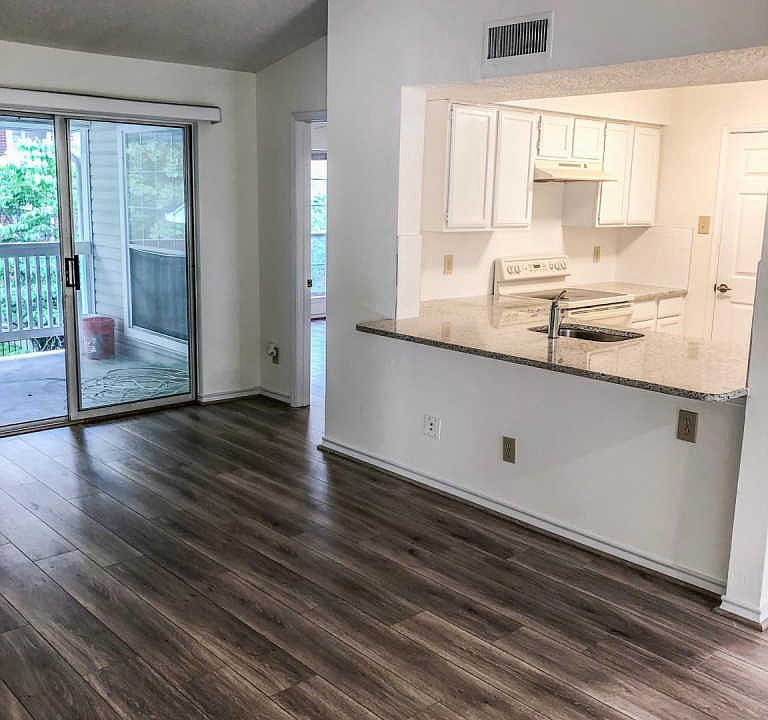 1st image of 1511 Lincoln Way APT 304