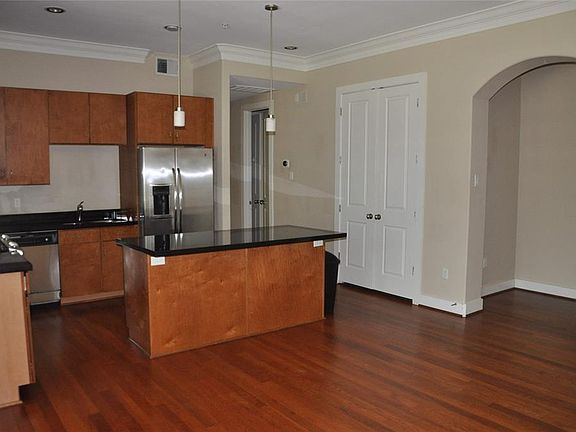 5th image of 510 Lovett Blvd