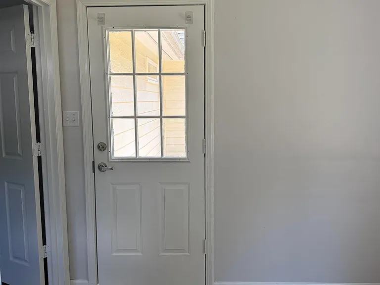 107 Barrington Pl N — Photo 11