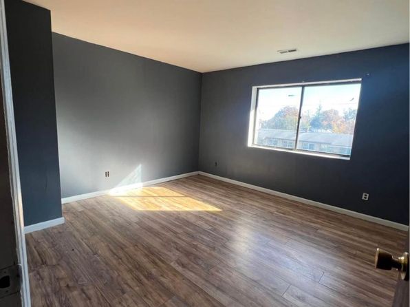 15 Park Ave APT 302B