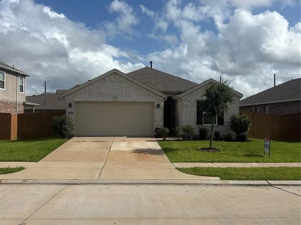 1410 Red Hills Dr, Iowa Colony, TX 77583