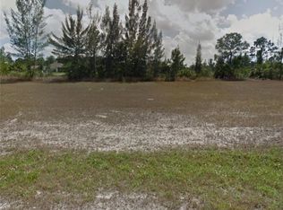 924 NE 34th Ln, Cape Coral, FL 33909