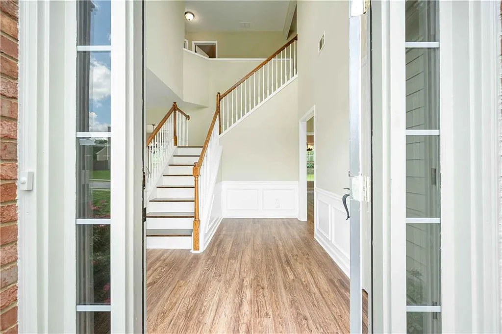 Building Photo - 8405 Friarbridge Dr