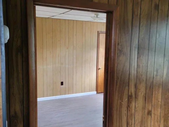 61 Fallbrook St APT 1, Carbondale, PA 18407