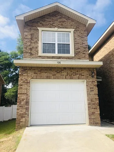 108 Eagle Lndg Photo 1