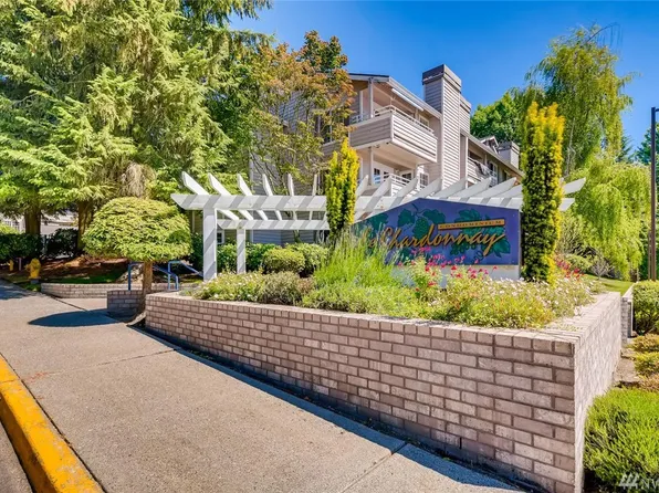14007 NE 181st St #102, Woodinville, WA 98072