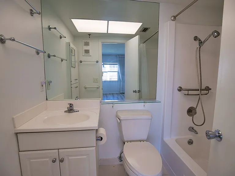 232 Saint Augustine Ave #502 — Photo 16