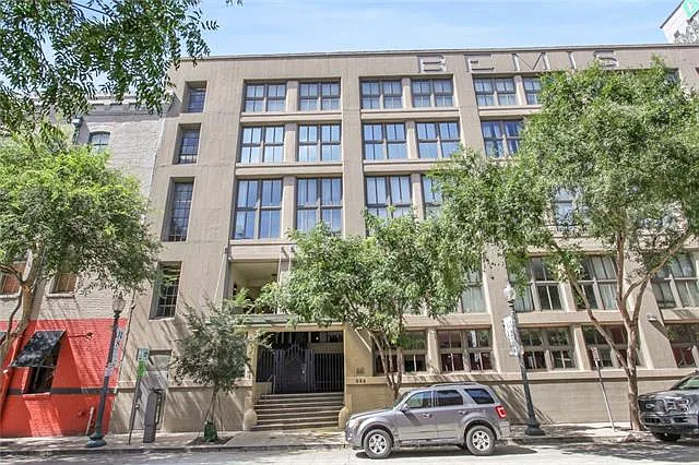 333 Julia St #324 — Photo 1