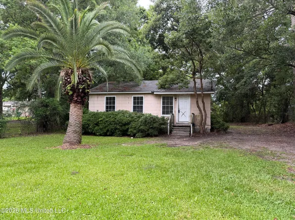 1209 Polk Ave, Pascagoula, MS 39567