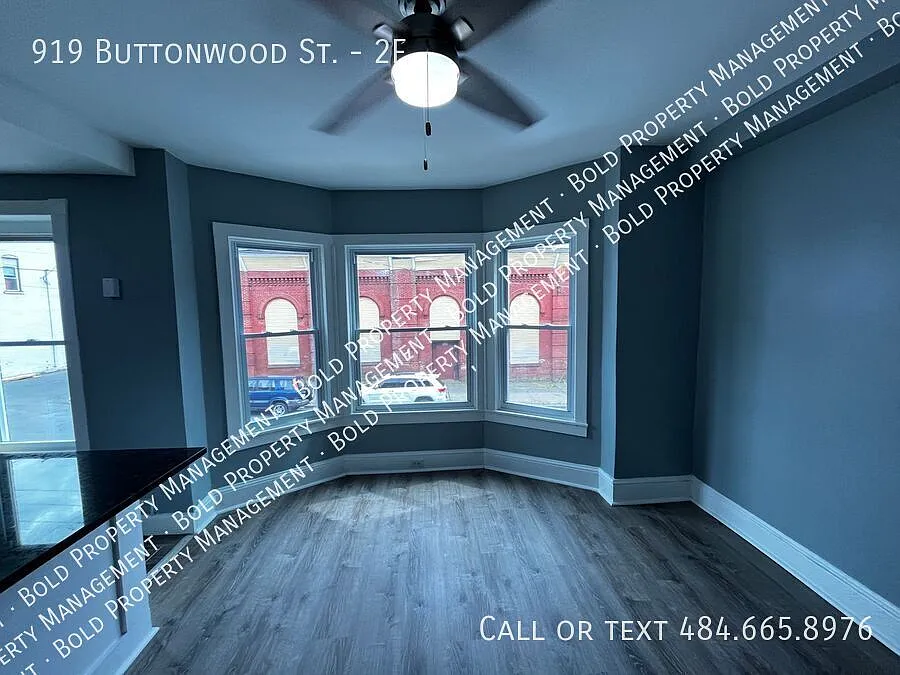Renovated 1 Bedroom 1 Bathroom Apt. — Photo 1