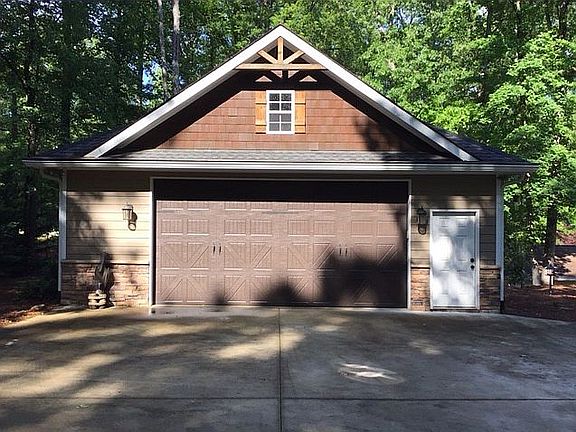 Detached Garage 