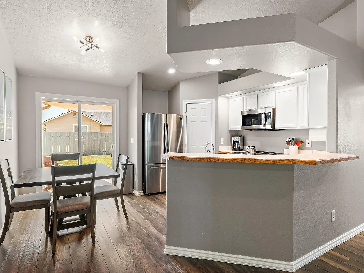 3928 N Weston Ave — Photo 4