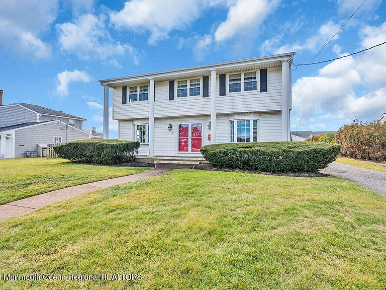 7 Howell Ave — Photo 43
